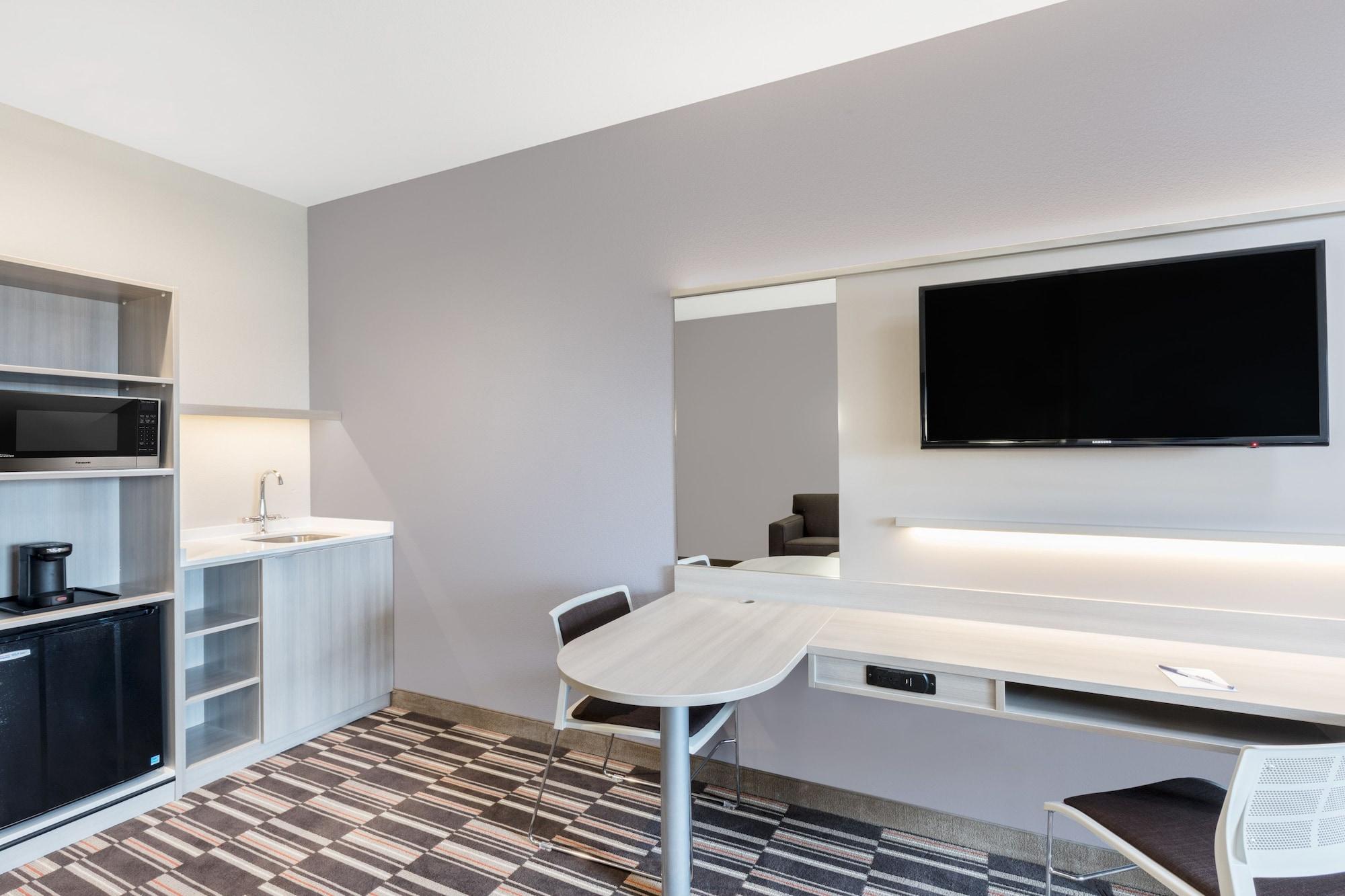 Microtel Inn & Suites By Wyndham Perry Bagian luar foto