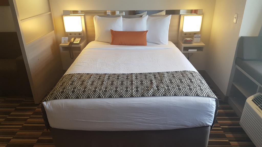 Microtel Inn & Suites By Wyndham Perry Bagian luar foto