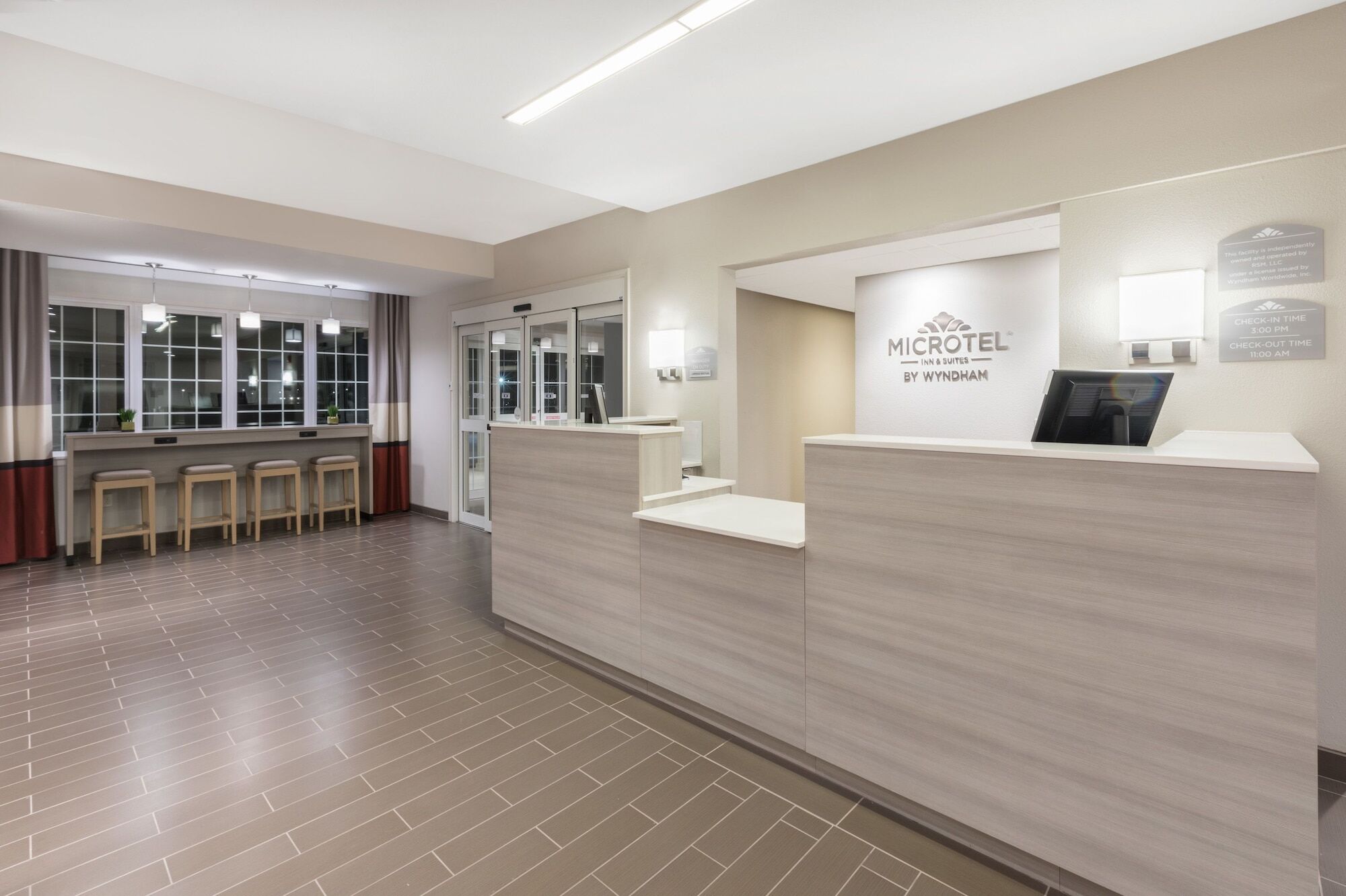 Microtel Inn & Suites By Wyndham Perry Bagian luar foto